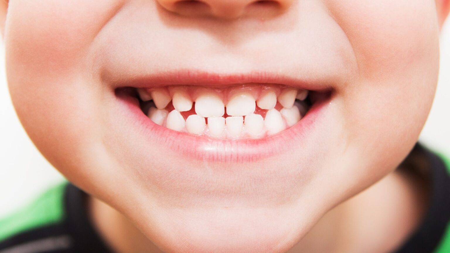 Sonrisa sana de un niño